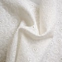 Tissu broderie anglaise flowers : 13.50€