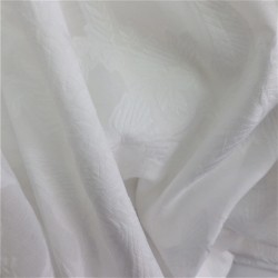 Tissu voile façonné à fleurs : 13.80€